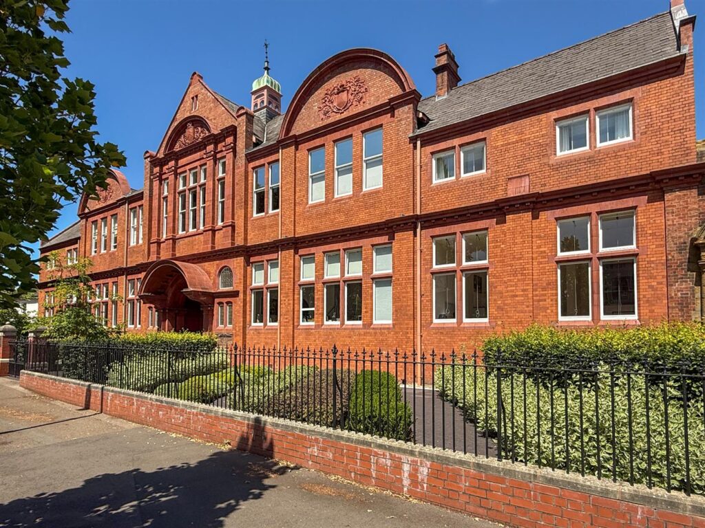 Avenue Road, Leamington Spa