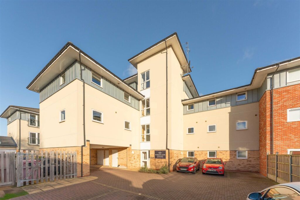 Tatler Close, Warwick, CV34