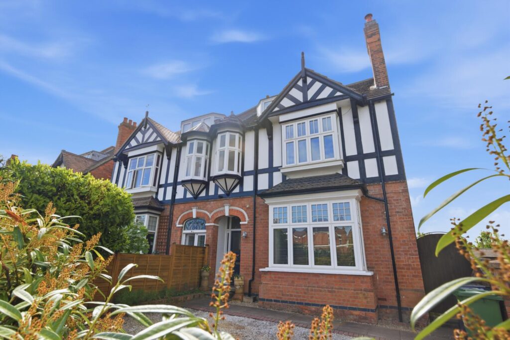 Emscote Road, Warwick