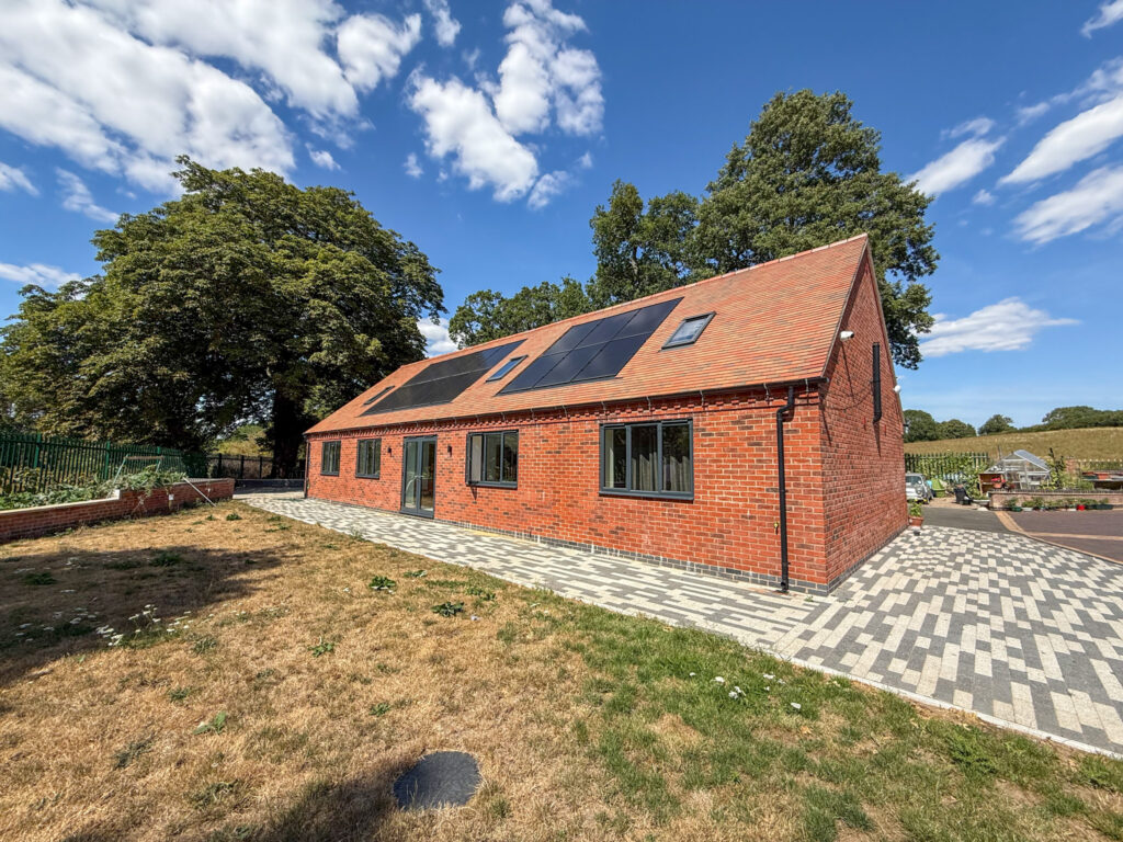 Sandy Lane, Blackdown, CV32