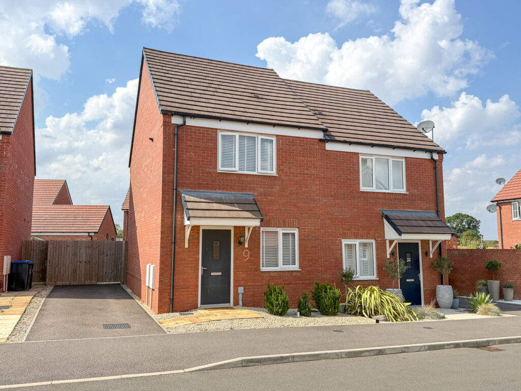 Jackdaws Drive, Warwick, CV34