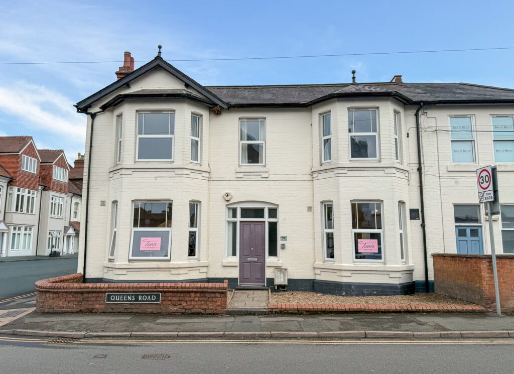 Warwick Road, Kenilworth, CV8